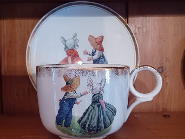 Sunbonnet china