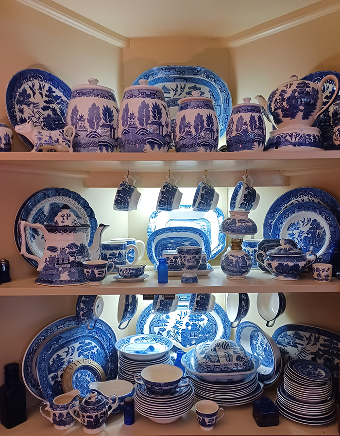 multiple items of blue willow