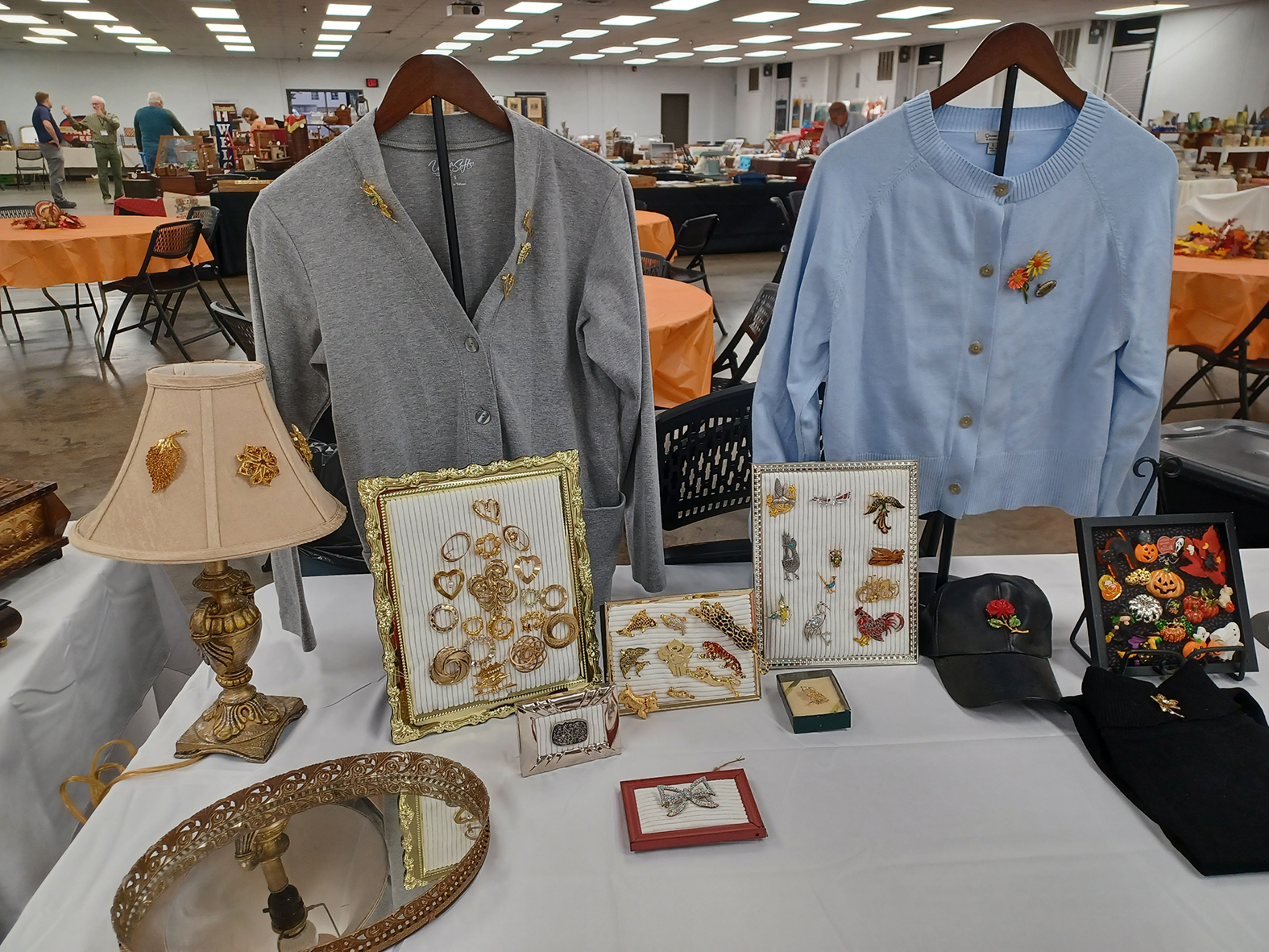 show 2025 vintage clothes