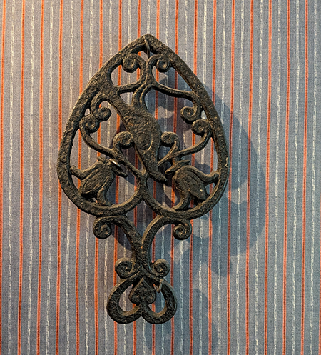 trivet400